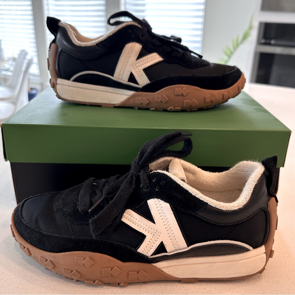 K as in Kate Runners Black Size 7.5